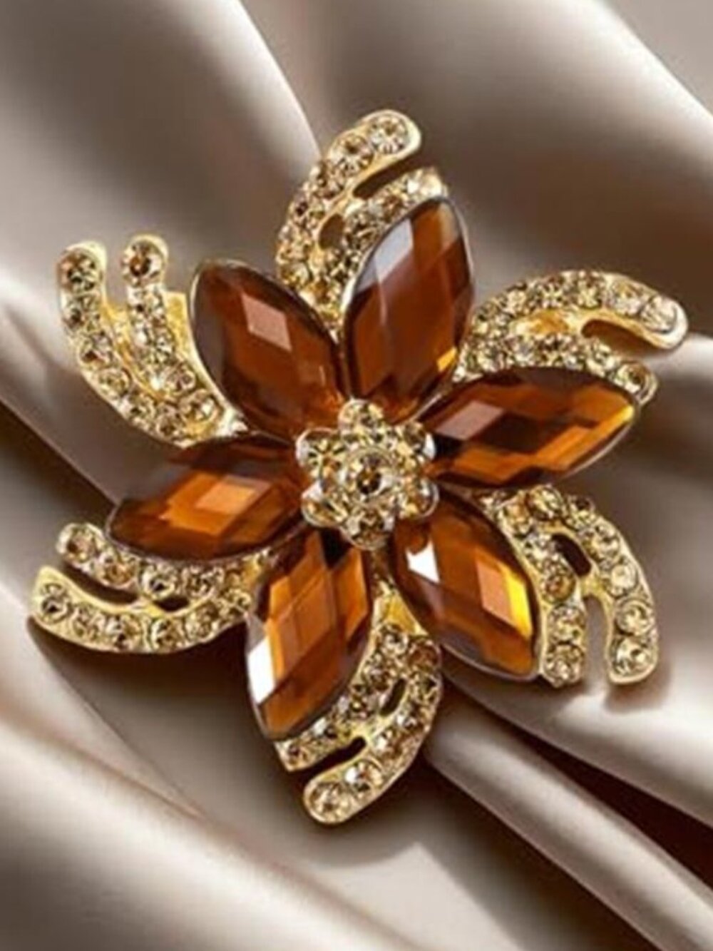 Elegant Crystal Flower Brooch Pin - Picture 4 of 4